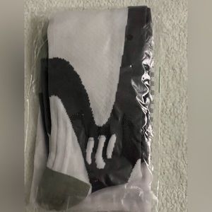 NWOT: WOMEN NURSE YARD COMPRESSION SOCK L/XL